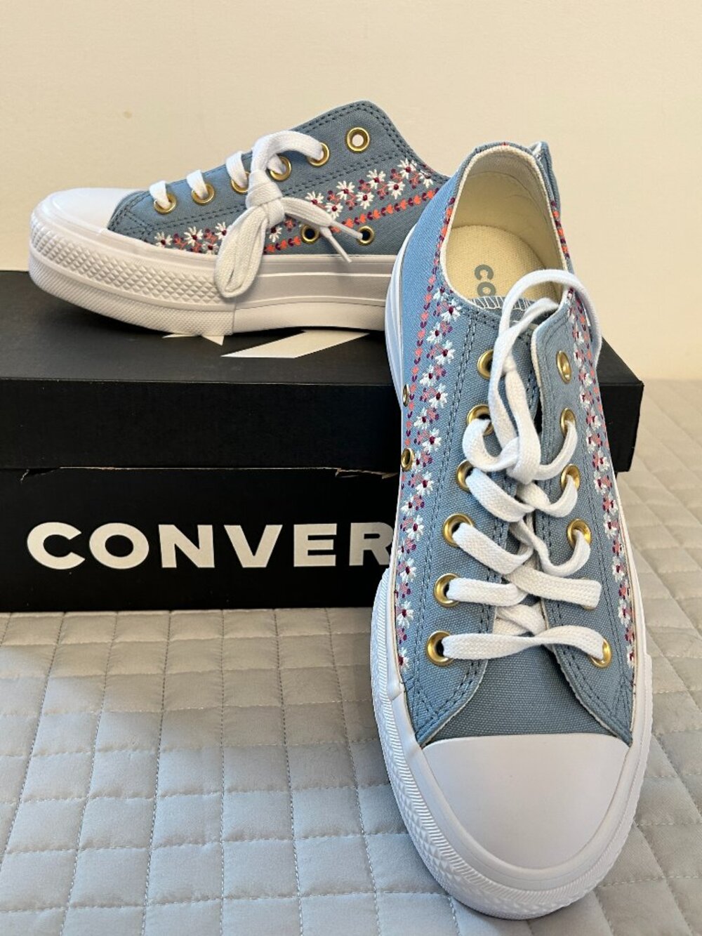Converse A12051C Platform Sneakers Women’s Size 7.5 NEW In Box